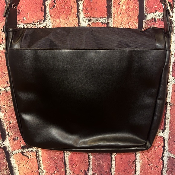 Skooba Design Harmony Satchel for iPad/Netbook (Black) new with tags - Picture 15 of 16